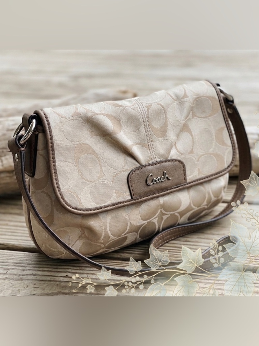 (Y2K) COACH- Vintage Signature Pleated Demi/ Baguette